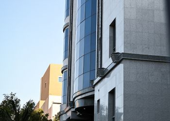 شقة بغرفتين نوم وصالة