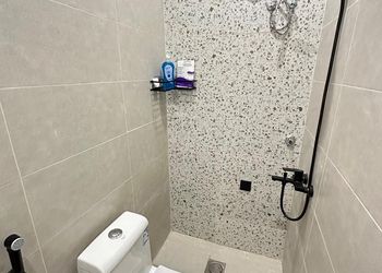 استديو بأثاث مريح وبسيط