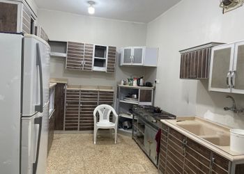 استراحة بالعاب ومسطحات خضراء 