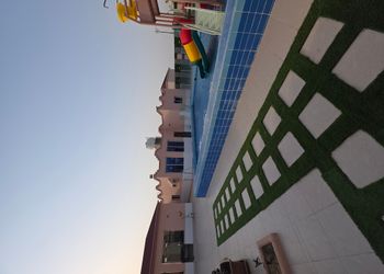 شاليه بالعاب مائية وكرة طائرة