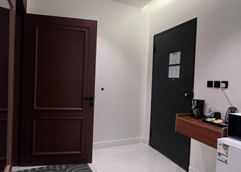 استديو بسرير ماستر وجلسة جانبية