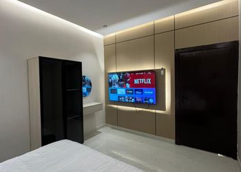 استديو بسرير ماستر وأثاث مريح 