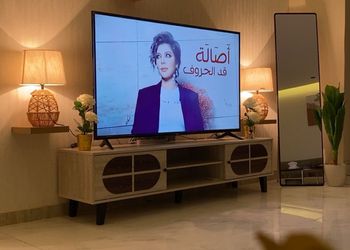 شقة بملحق خارجي
