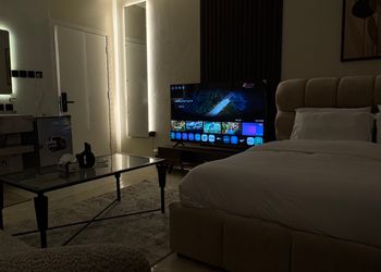 استديو بسرير ماستر وجلسة جانبية