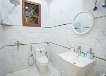 استديو بسرير ماستر وجلسة جانبية 