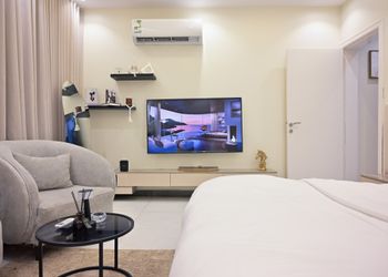 استديو بسرير ماستر وجلسة جانبية
