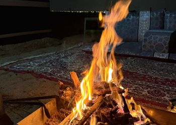 مخيم بجلسة خارجية وبيت شعر 
