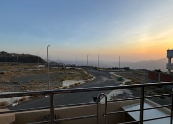 شقة بصالة ومجلس وغرفة نوم