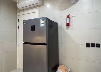 استديو بسرير ماستر وجلسة جانبية 