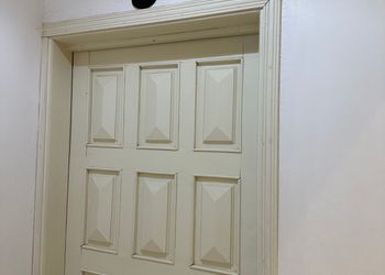 استديو هادئ بسرير ماستر