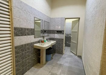 شاليه بجلسة خارجية ومجالس