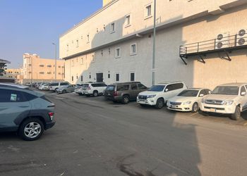 شقة بغرفتين نوم وصالة 