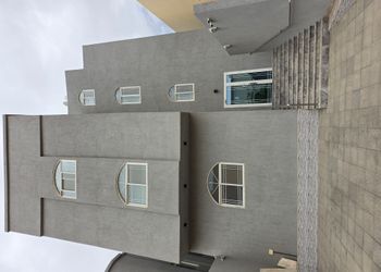 شقة بغرفة معيشة وغرفتين نوم 