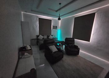استديو بسرير ماستر وجلسة جانبية