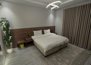 استديو راقي بسرير ماستر 