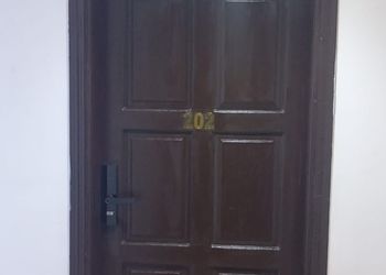 استديو بأثاث مريح وبسيط 