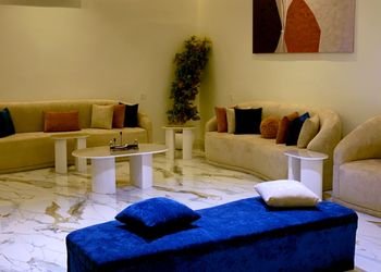 استراحة بجلسة خارجية ومسطح اخضر