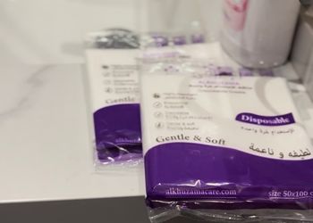 استديو بسرير مفرد وأثاث مريح 