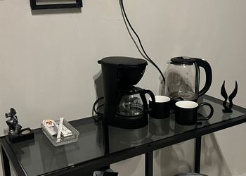 استديو بسرير ماستر وأثاث مريح 