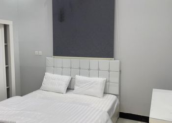 شاليه بمسبح وألعاب مائية