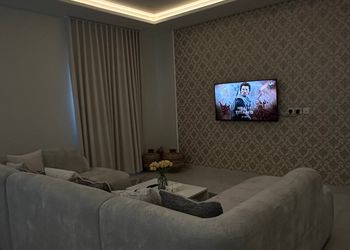 استديو بسرير ماستر وجلسة جانبية