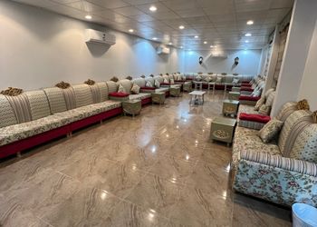 استراحة بمسطح اخضر و العاب اطفال