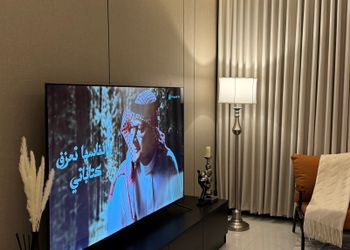 شقة بغرفة معيشة وغرفة نوم 