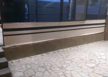 استراحة بمجلس وفناء خارجي 