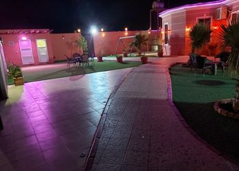 استراحة بمسبح والعاب أطفال 