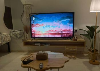 استديو بأثاث مريح وبسيط