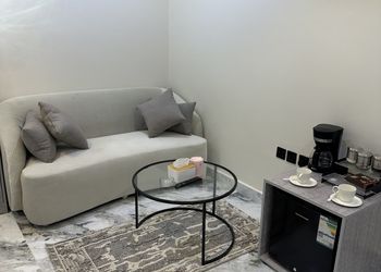 استديو هادئ بدخول ذاتي