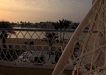 شاليه بإطلالة بحرية ومسبح خاص