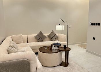 شقة بغرفتين نوم وصالة