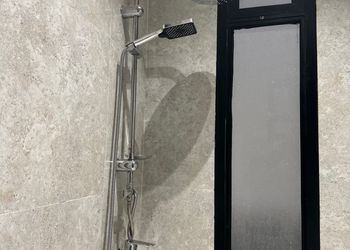 استوديو بدخول ذاتي 