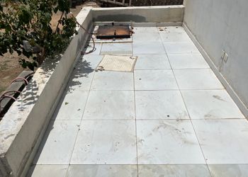 استراحة بصالة جلوس وفناء خارجي