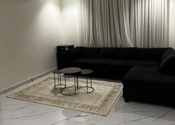 شقة بغرفة معيشة وغرفة نوم 