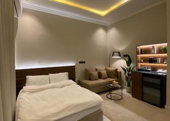 استديو هادئ بدخول ذاتي 