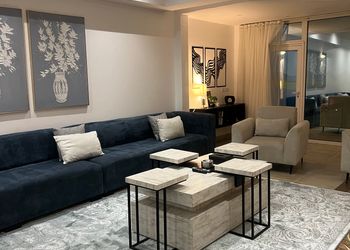 ڤيلا بمسبح مطل على البحر