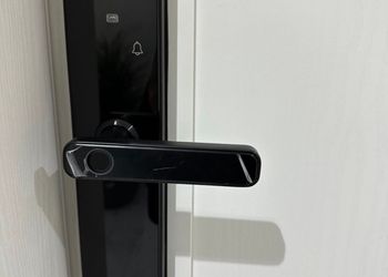 شقة بغرفة معيشة وغرفة نوم 