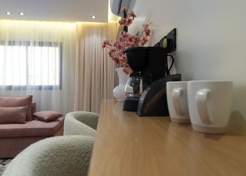 شقة بصالة أنيقة وتصميم مميز 