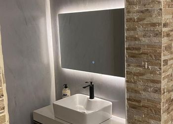 استديو بأثاث مريح وبسيط 