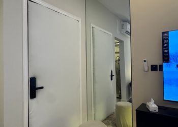 استديو هادئ بسرير ماستر 