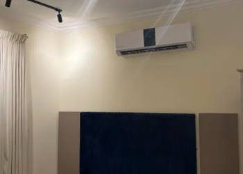 استديو بسرير ماستر 