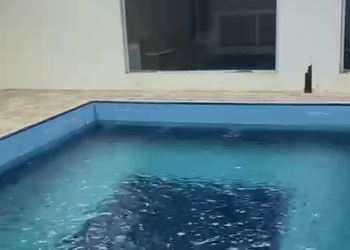 استراحة بمسطح اخضر وجلسه خارجيه