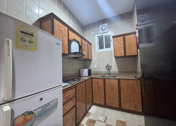 شقة بصالة وغرفة نوم 