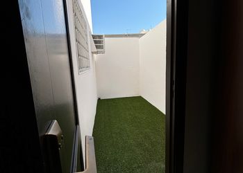 استديو هادئ بدخول ذاتي 