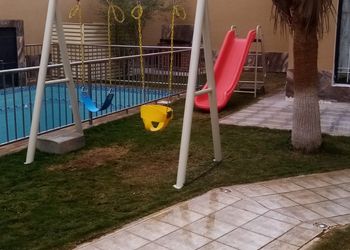 شالية بمسبح وجلسة خارجية 