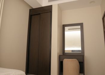 شقة بغرفة معيشة وغرفتين نوم 