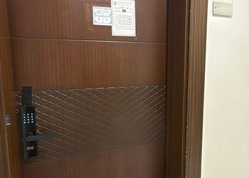 استديو بسرير ماستر وجلسة جانبية 