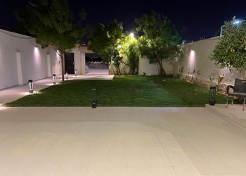 استراحة بمسطحات خضراء
